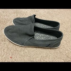 Sanuk pair o dice shoes